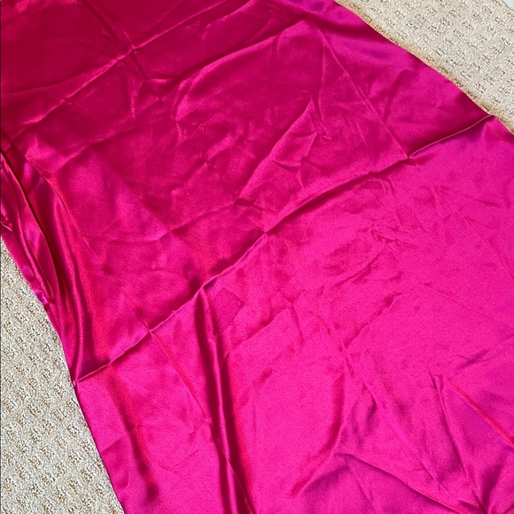 Elegant Pink Satin Sari Slip/Skirt - Picture 2 of 3